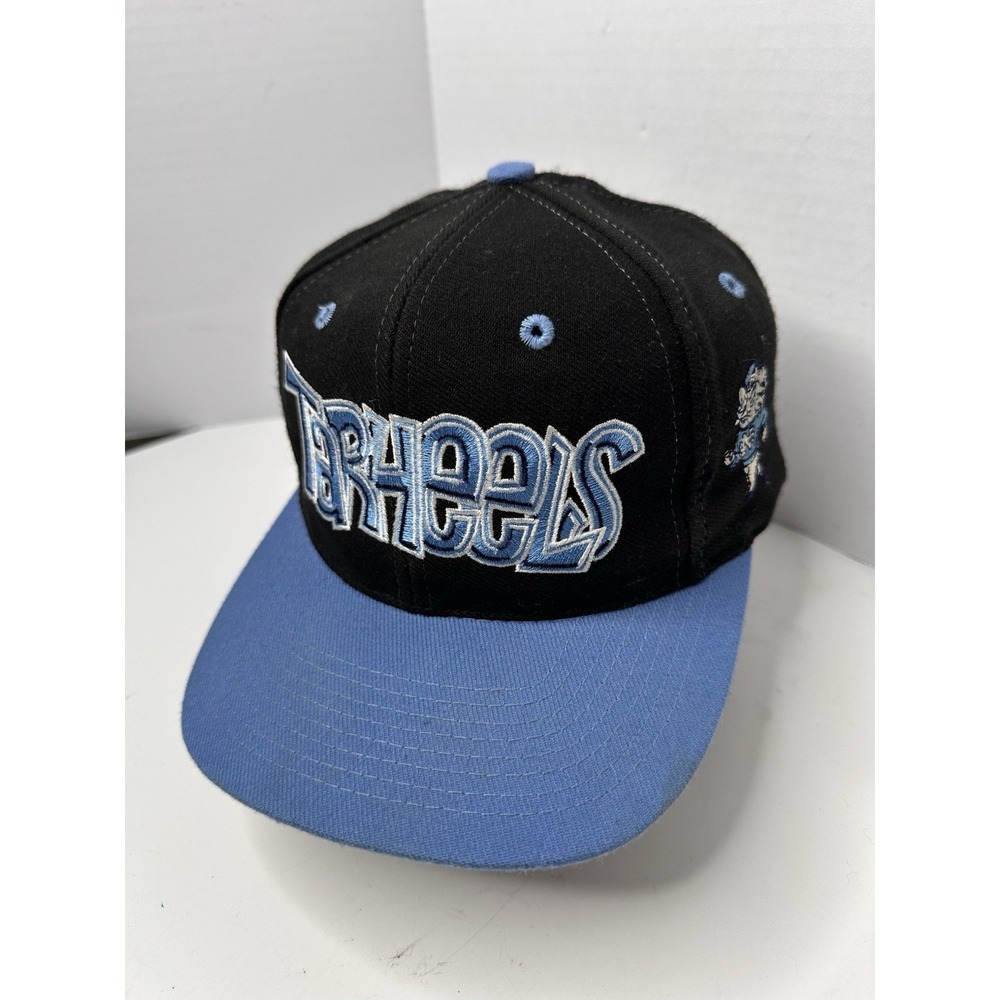 UNC Tarheels Vintage Graffiti Top Of The World Fitted Hat 7 1/8 Black Blue Cap
